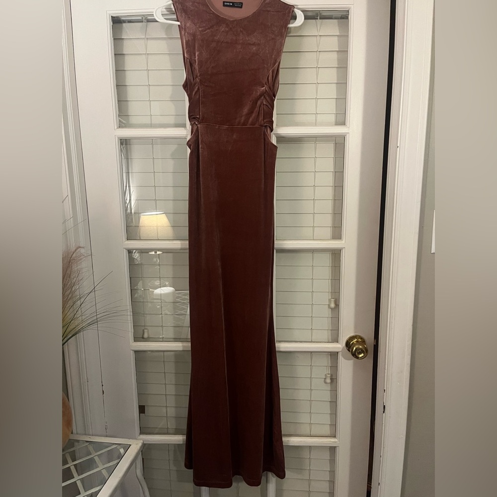 Elegant Brown Velvet Maxi Dress